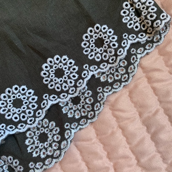 Elastic waist jcrew shorts - Picture 3 of 3